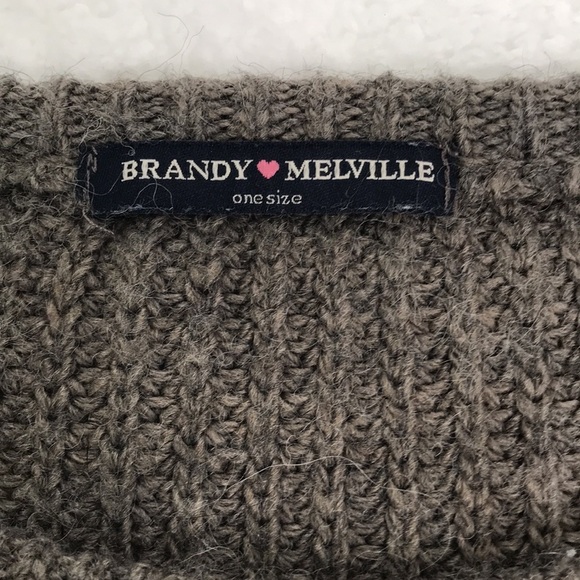 Brandy Melville Gray Crew Neck Sweater - Picture 3 of 5